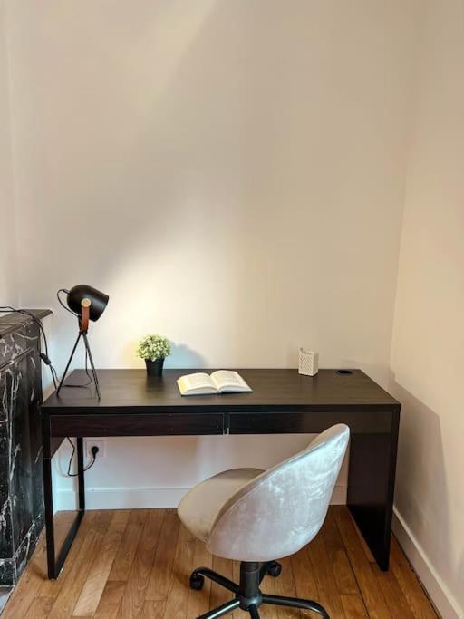 Le Spacieux Et Confortable A 15min De La Gare Apartment